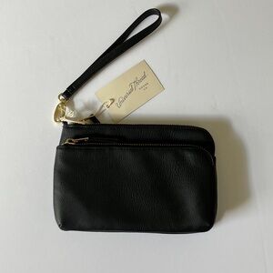 Black Universal Thread wristlet